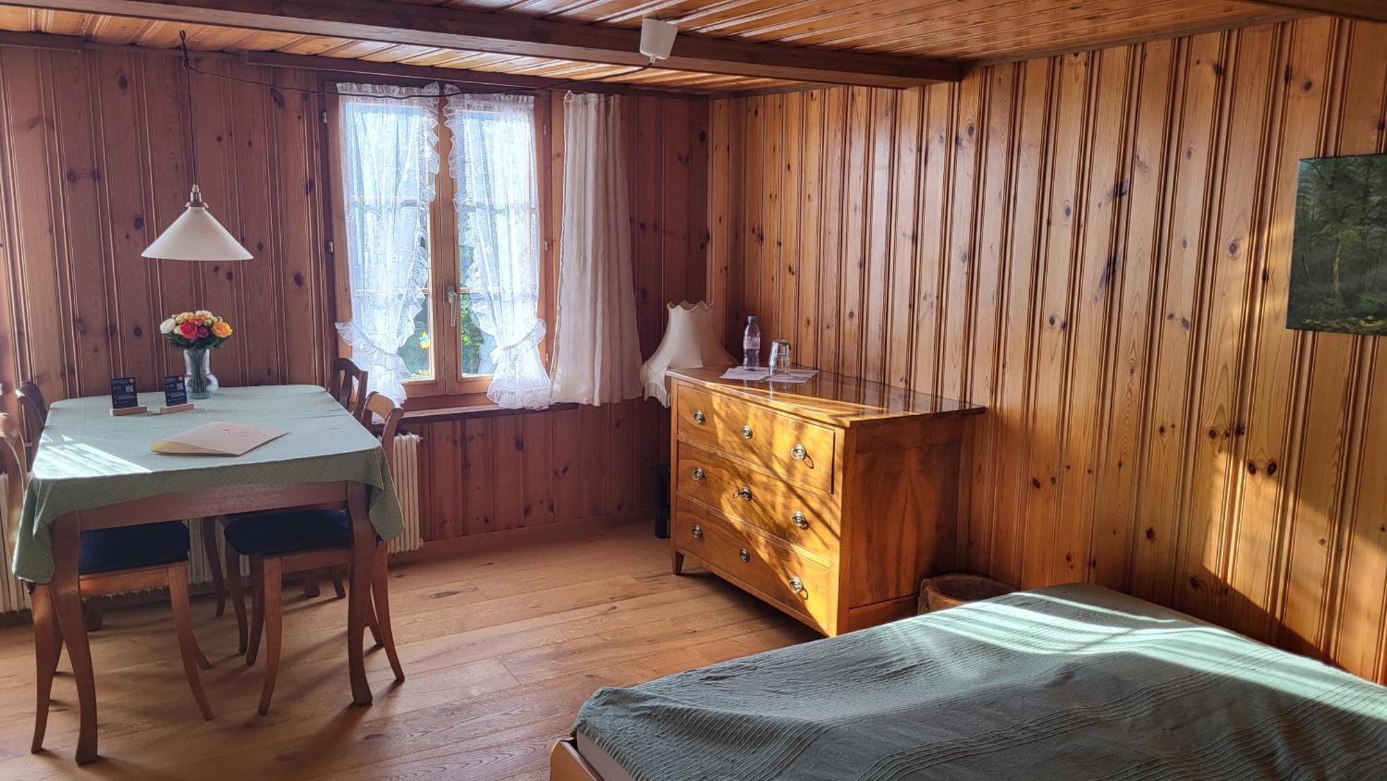 Auszeit Bed & Breakfast Wattenwil Eksteriør bilde