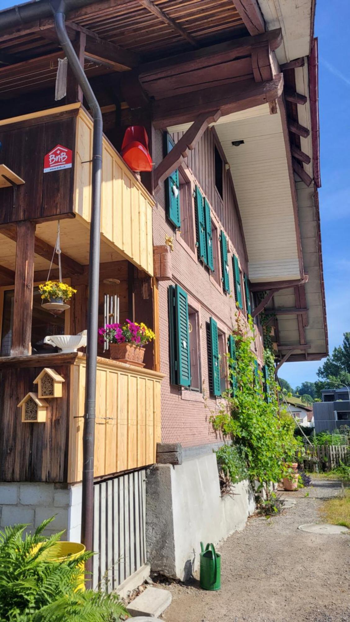 Auszeit Bed & Breakfast Wattenwil Eksteriør bilde